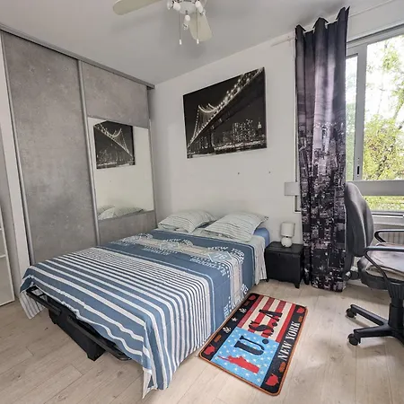 Grand Appartement 3 Chambres Chez L'Habitant En Face Du Chu Et De L'Universite De Poitiers - Acces Rapide Futuroscope En 15 Min *