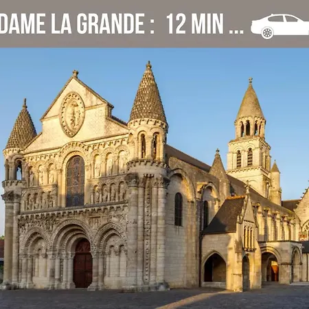 Homestay Grand Appartement 3 Chambres Chez L'Habitant En Face Du Chu Et De L'Universite De Poitiers - Acces Rapide Futuroscope En 15 Min *