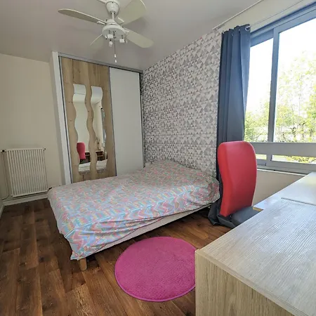 Grand 4 En Face Du Chu Et De L'universite De - Acces Rapide Futuroscope En 15 Min Accommodatie bij particulieren Poitiers