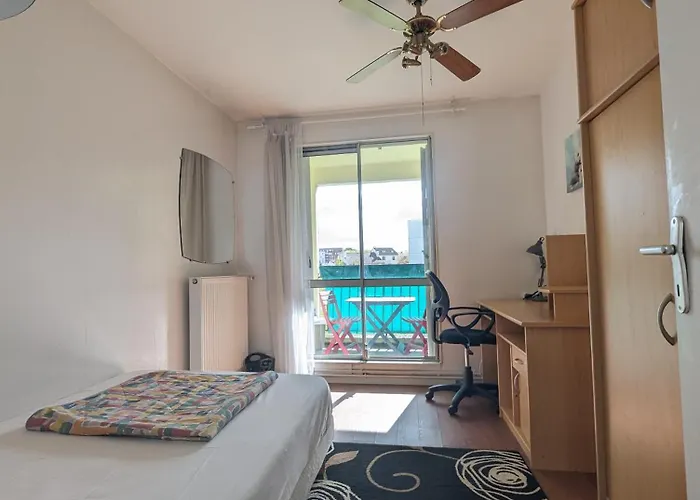 Homestay Grand 4 En Face Du Chu Et De L'universite De - Acces Rapide Futuroscope En 15 Min